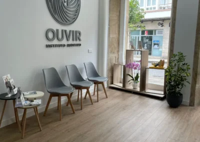 Instalaciones Ouvir instituto Auditivo - Sala de espera